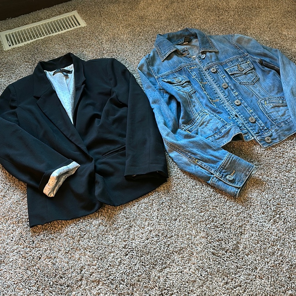 Women’s blazer and jean jacket bundle
